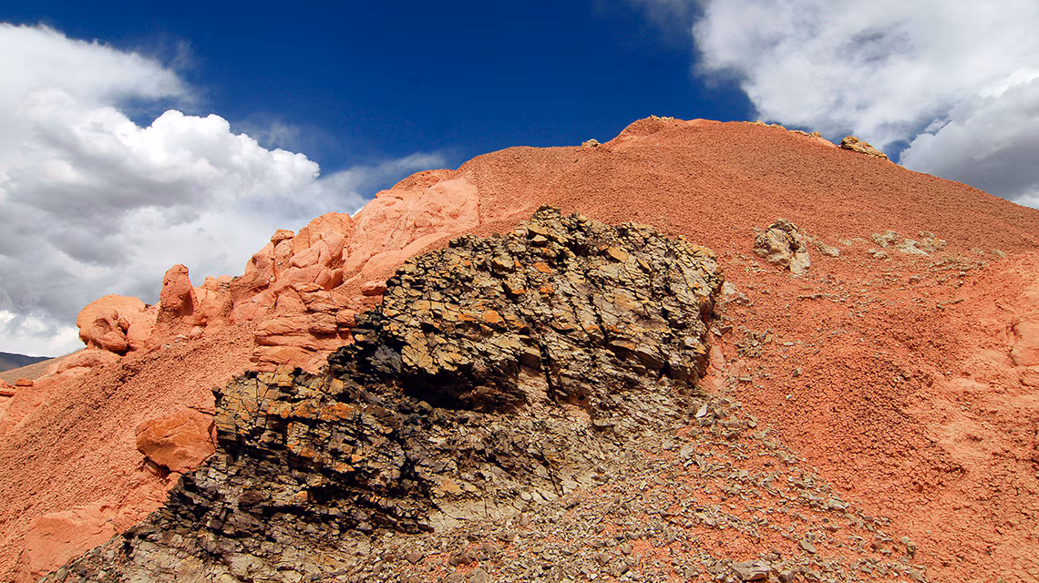 Tierras raras: impulsan un debate estratégico sobre los minerales clave para la minería del futuro