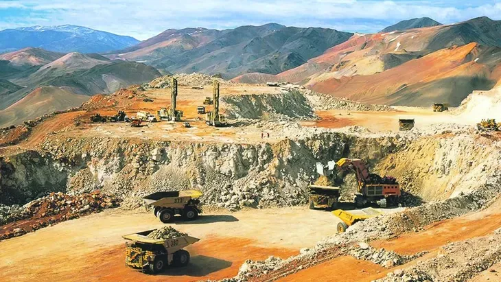 El oro vuelve a subir por señales de acuerdo entre Estados Unidos e Irán y el mercado mira el impacto en la minería