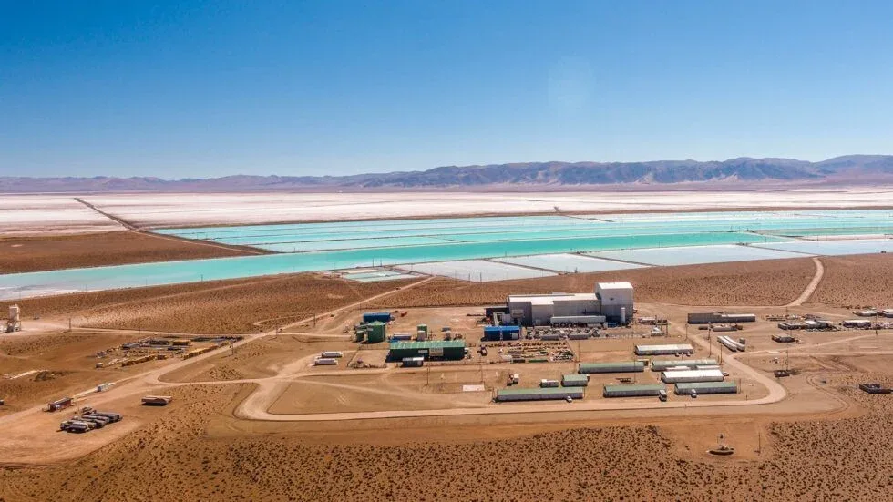 China gana peso como comprador de la minería salteña por el salto del litio