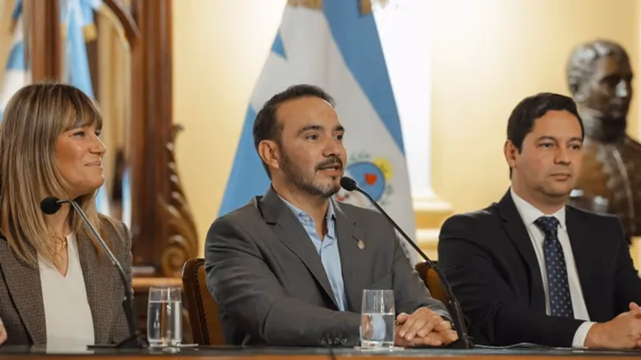 Corrientes abre una nueva agenda minera y apunta a explorar tierras raras