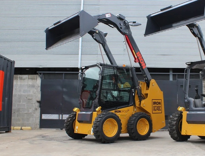 ALQUILÁ CON CONFORT TOTAL! | MINICARGADOR IRON 750 KG CABINADA
